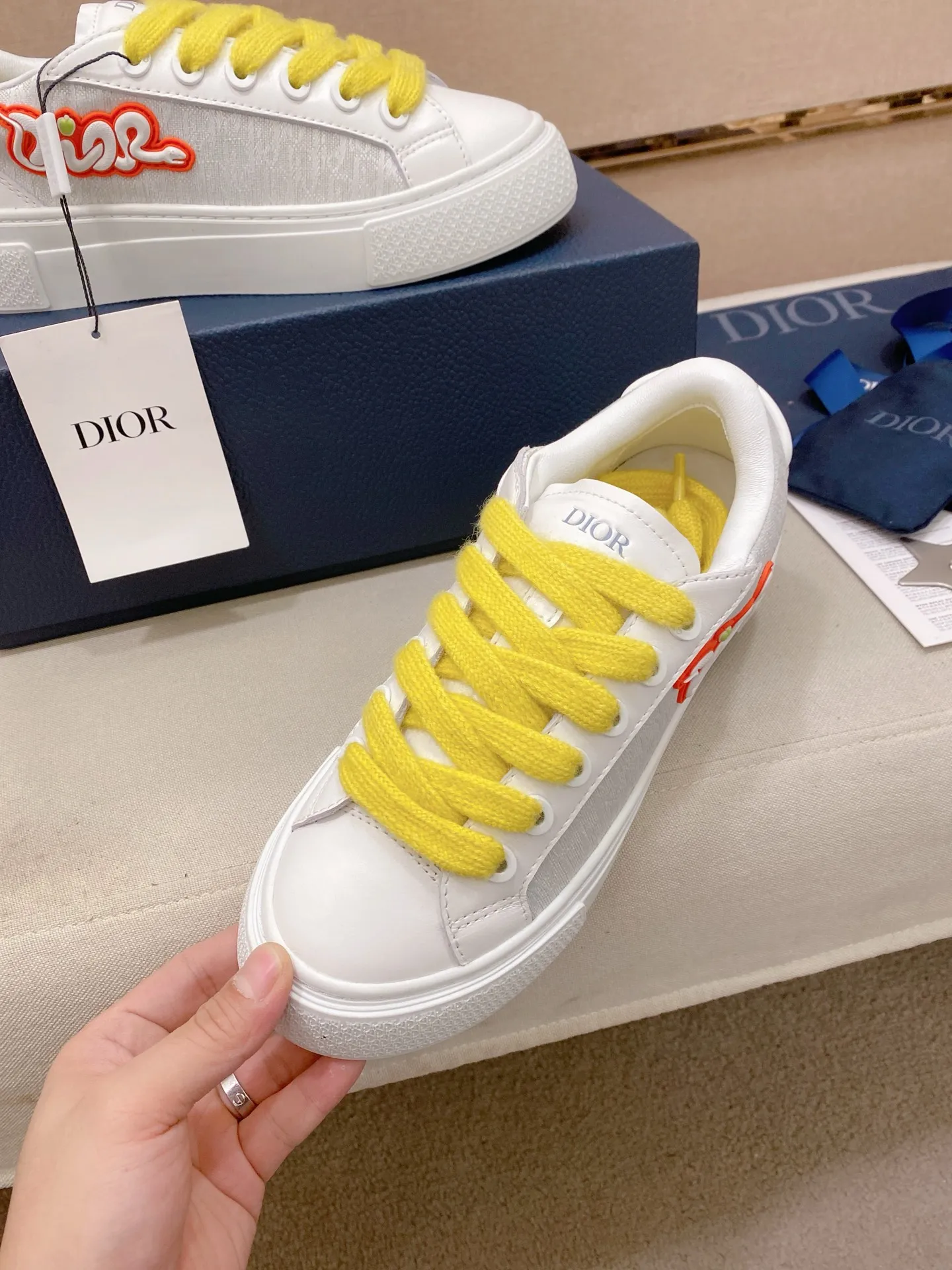 Factory price: 300 Men's shoes 💰[Dior·Dior] Top 🔍Couple style 💏🔍New casual sports style couple shoes, new four-season design, perfect workmanship, lace-up lazy style to create cabinet quality, upper: imported first-layer cowhide, sheepskin lining is soft and comfortable, ultra-light TPU wear-resistant outsole, simple, versatile fashion men's shoes, excellent color code number 35--44